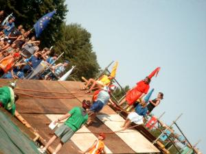 TRAVELER DIGITAL CAMERA