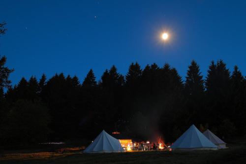 zelte_in_westernohe_bei_nacht_holger_ackermann